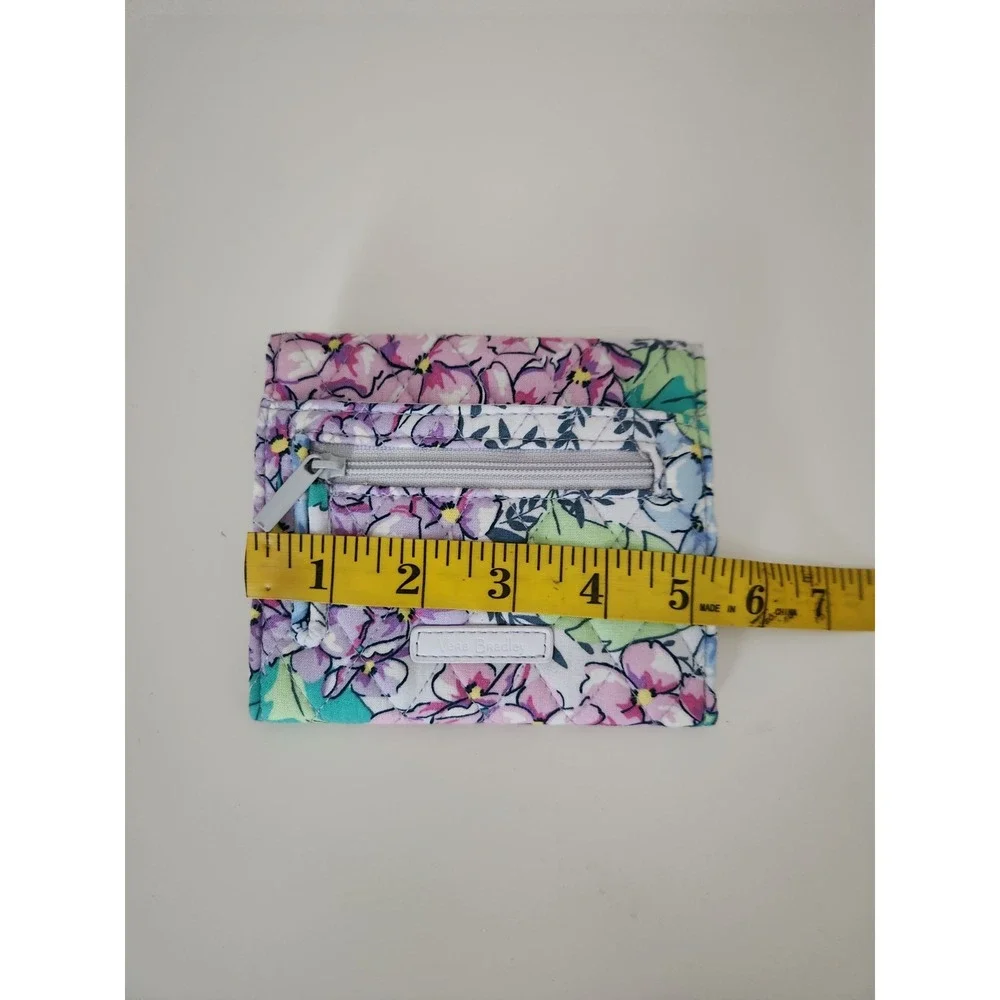 Vera Bradley Womens Floral Wallet‎ Tri fold ID Window Snap Closure Bill Compart. - Picture 6 of 6